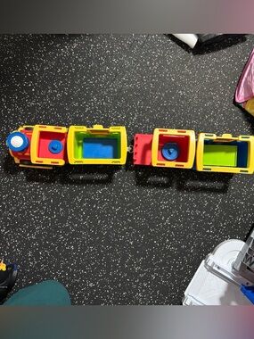 Little People Circus Train Load & Go 2012 Engine & 3 Cars Fisher Price